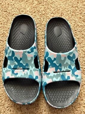 Spence Blue & Pink Camo Slide Sandals